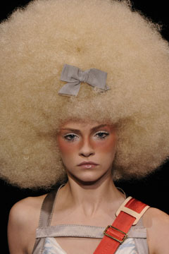afro en la pasarela