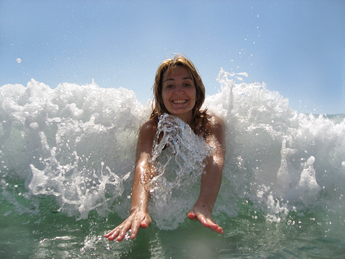 mujer en la playa