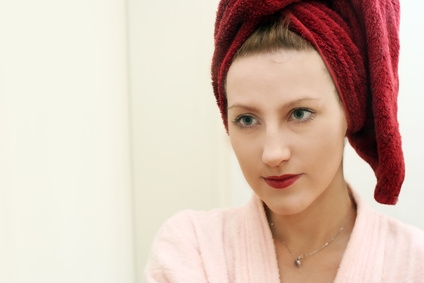 Utilizar un cepillo facial para exfoliar la piel 1