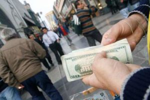 Cómo mantener seguro el dinero al viajar
