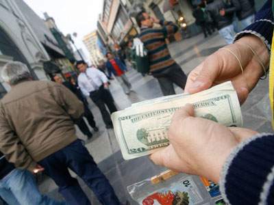 Cómo mantener seguro el dinero al viajar