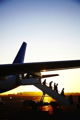 Diferencia entre un vuelo sin escalas y un vuelo directo