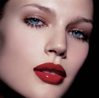 Look labios rojos