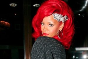 El fuego de Rihanna en su pelo