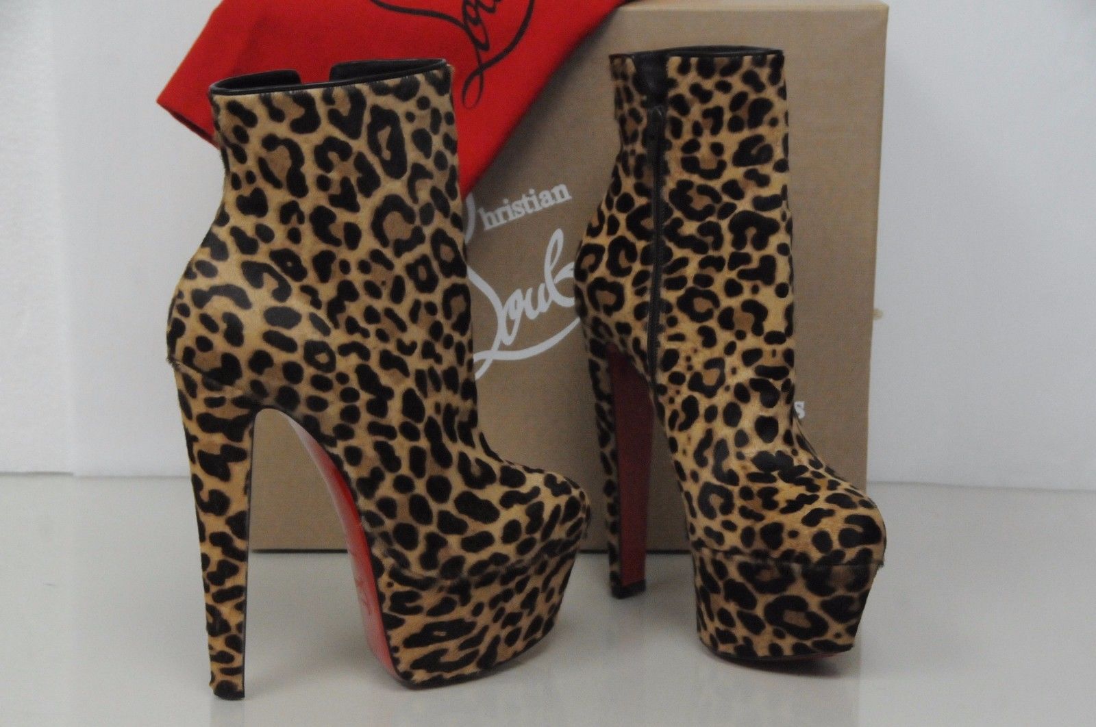 Louboutin print leopardo