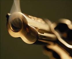 El significado de soñar con pistolas y armas blancas 1