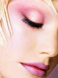 Maquillaje en tonos florales