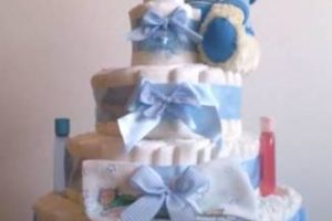 Regalos de recién nacido, tarta de pañales 11