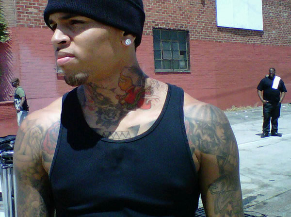 chris brown agresor de Rhianna pegatinas
