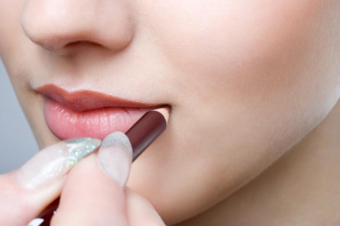 pintar labios gruesos