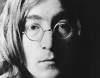 Subastan el disco que John Lennon firmó a su asesino antes de morir 1