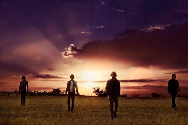 Imagen de la banda MUCHO