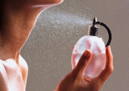 cómo aplicar perfume