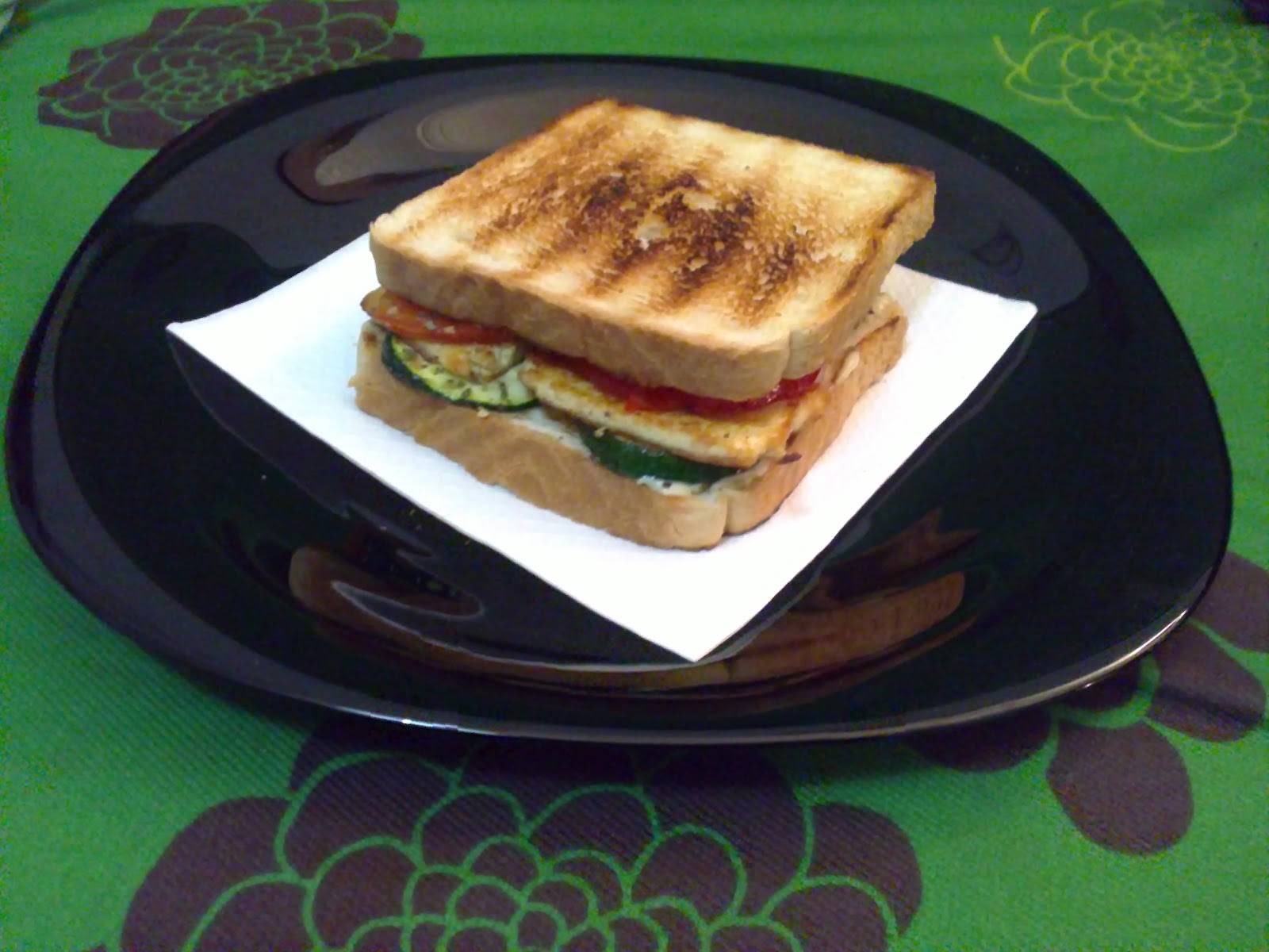Sándwiches de verduras a la plancha jugosos