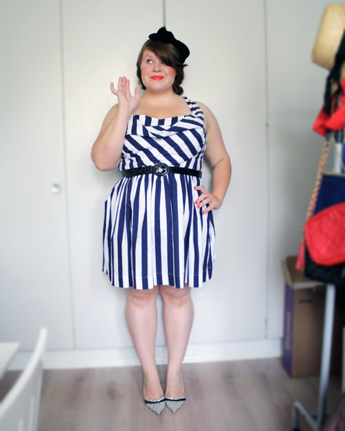 Tendencias 2013: cómo usar el estilo Navy o marinero en tallas grandes 1