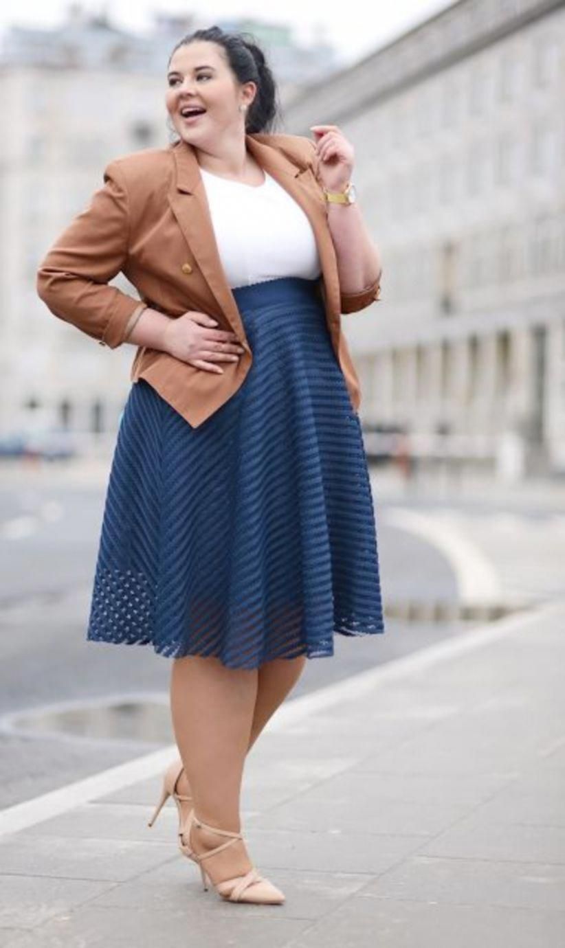 blusa con chaqueta y falda