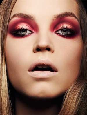 sombra de ojos roja