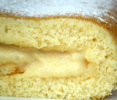 Brazo de gitano relleno de crema de manzana 1
