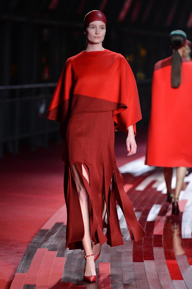 El rojo vuelve para este final de Año: tendencias vestidos