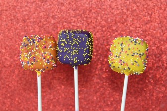 Cake pops de chocolate decoradas