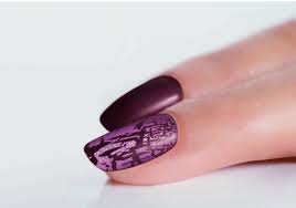 mitos sobre pintar uñas