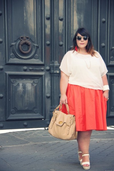 outfit de falda y blusa