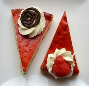 Tarta de chocolate con fresas