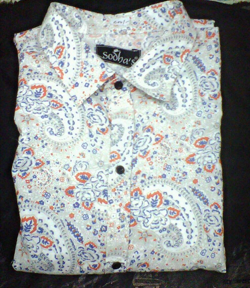 Camisas estampadas de colores para hombre