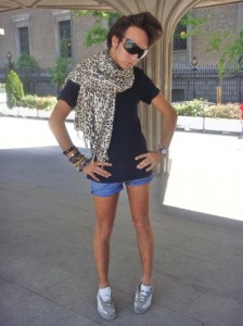 Aless Gibaja outfit con shorts