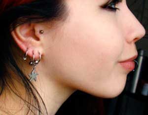 piercing en oreja