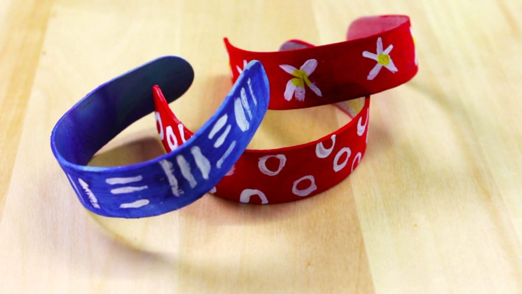 Manualidades recicladas pulseras