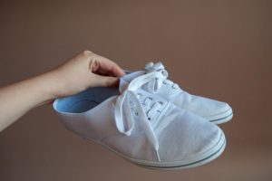 lavar zapatos