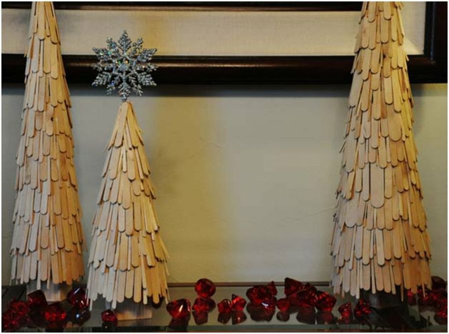 arbol con palitos de madera