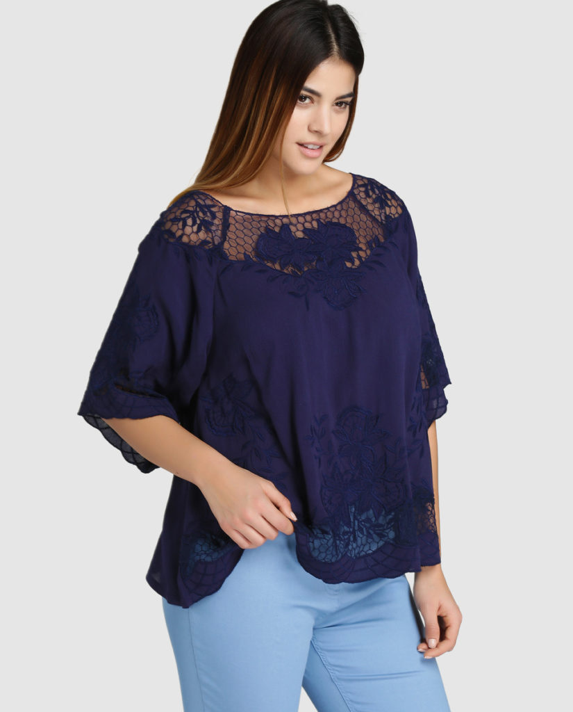 5 outfits de verano para mujeres de talla grande - blusas azules marino