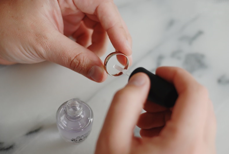 sellar los anillos con esmaltes