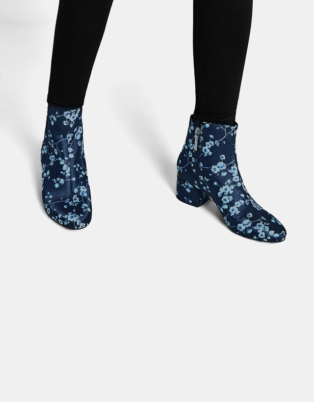 Botines estampados para tallas grandes tendencia - botines estampados flores