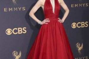 Las mejores vestidas de los EMMY 2017 - Nicole Kidman