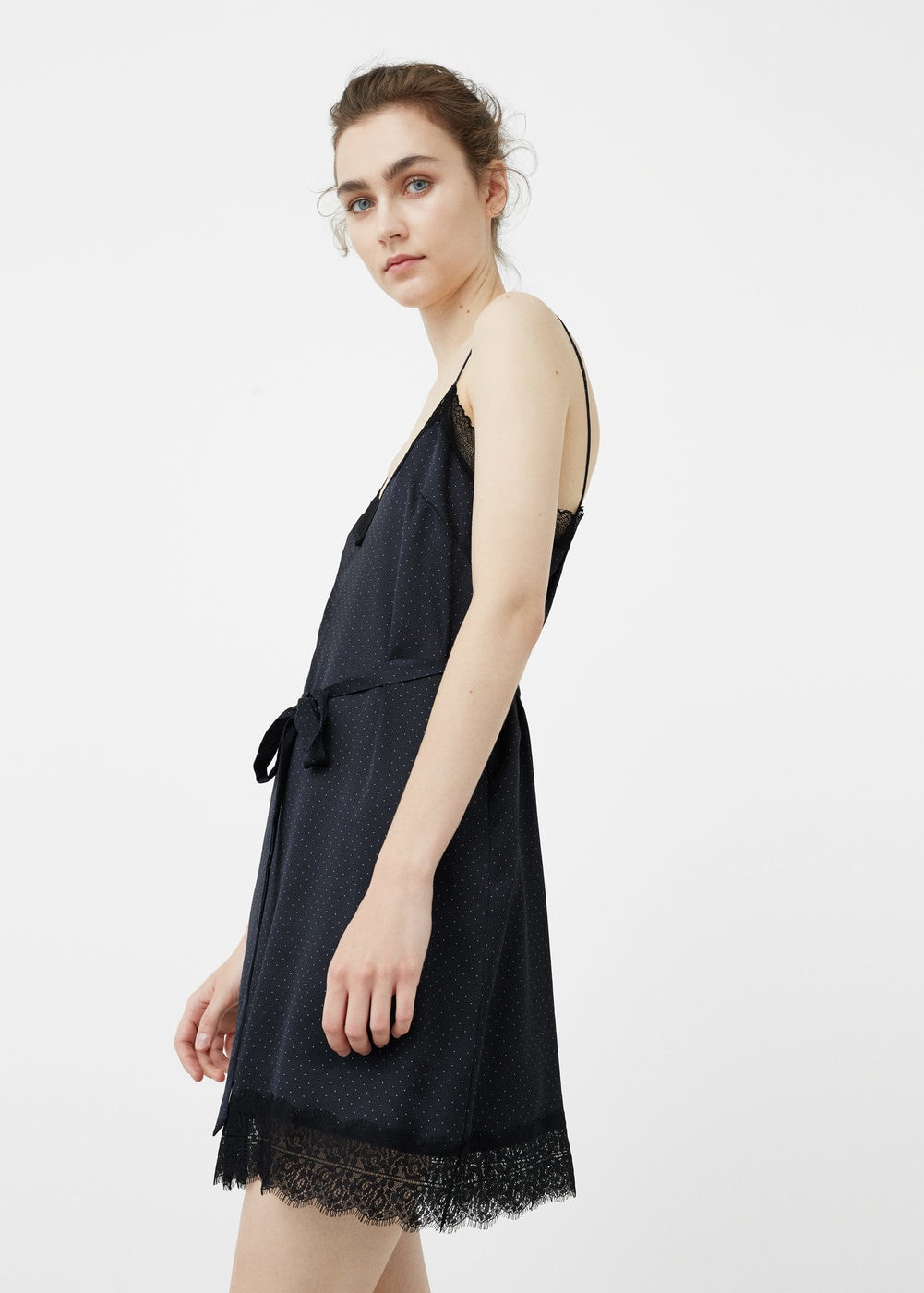 Vestidos Lenceros que podrás encontrar en Rebajas - vestido lencero con encaje