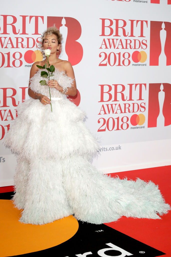 mejores looks de los Brit Awards 2018 - Rita Ora