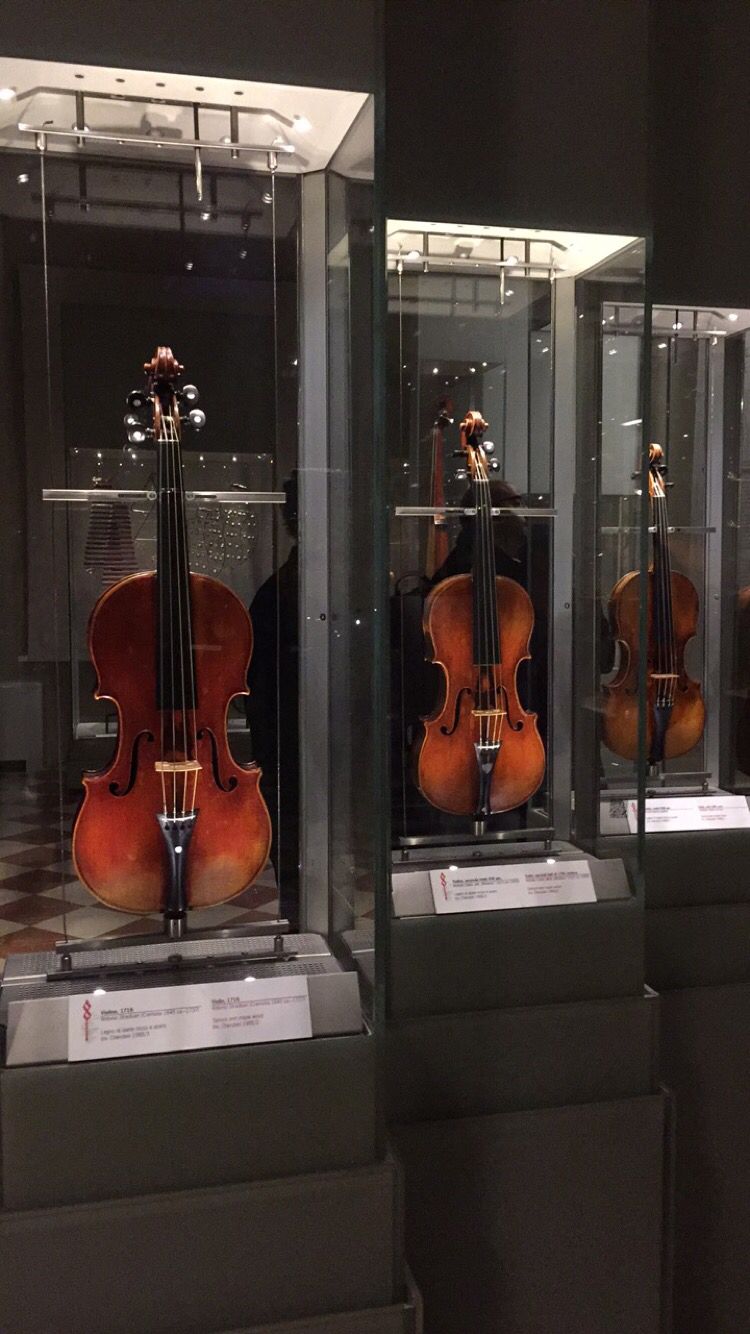 violines Museo de Música de la Academia 